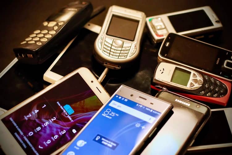 How To Make Generate Income From Over 100 Million Mobile Phones In Nigeria 