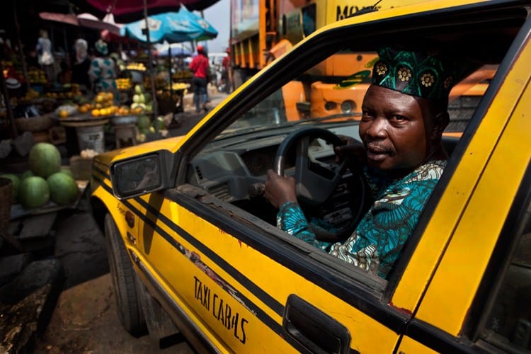 TAXI JAUNE