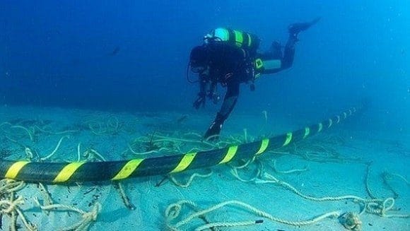 Fibre optique sous-marine