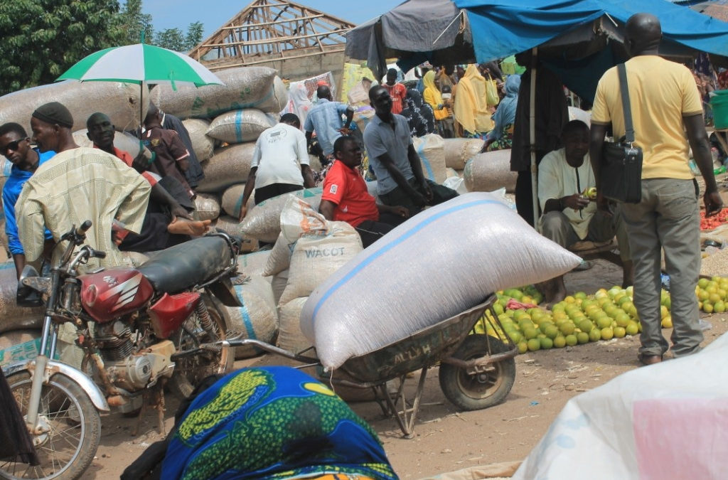 Why Nigerians will spend over ₦327 billion shopping online outside Nigeria in 2016