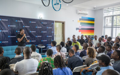 Paystack CEO, Shola Akinlade speaking to participants at a YC meetup in Lagos