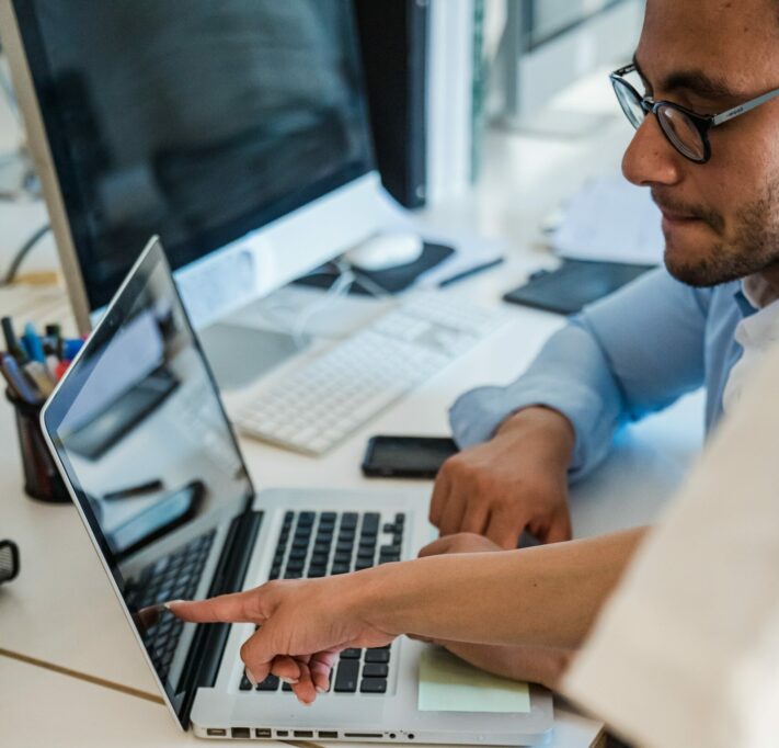 Les leaders techniques devraient déléguer au lieu de microgérer