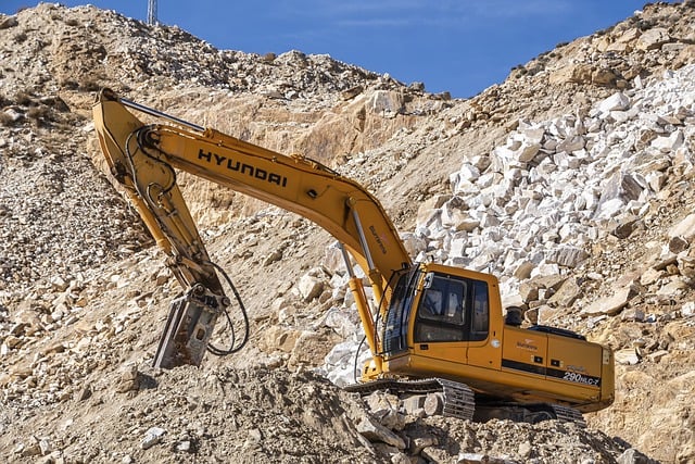 CBN instructs banks to issue newly redesigned notes to customers over the counter 1 excavator g4a321915b 640