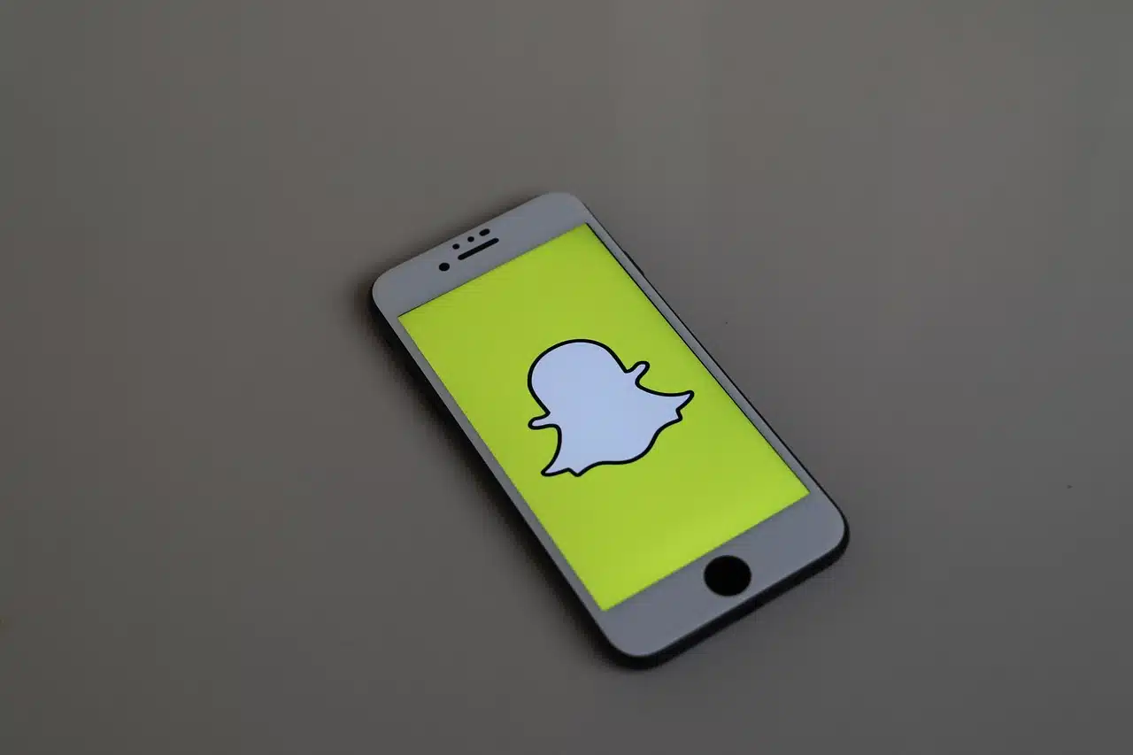 What does TT mean on Snapchat? Full guide to Snapchat slang (2025) 1 AD 4nXeHzjENIg 9AkLem8HRMT2NaazkX1LZmRR hYMKLRS7BX1SPAmpD z7BRcNf6tvXD43o4Q0t2tkuf