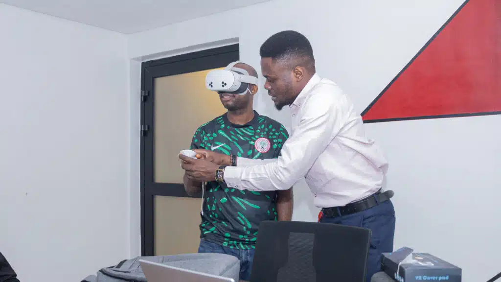 How MacTay is using virtual reality to train emergency services professionals in Lagos 2 VR training for first responders (LASAMBUS) in Lagos techpoint.africa